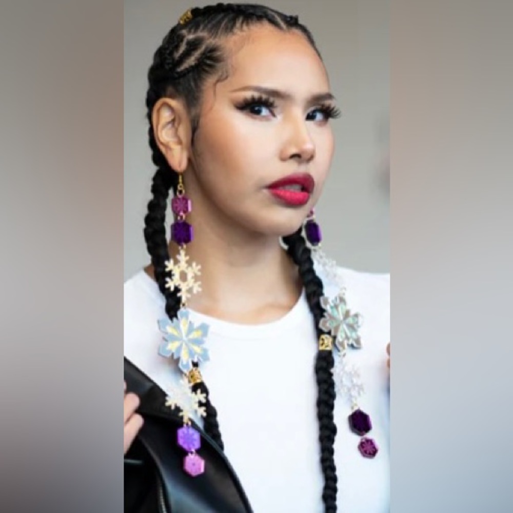 Indi City MAHKAKONAKOW Purple and Pink holiday statement earrings - Picture 1 of 17